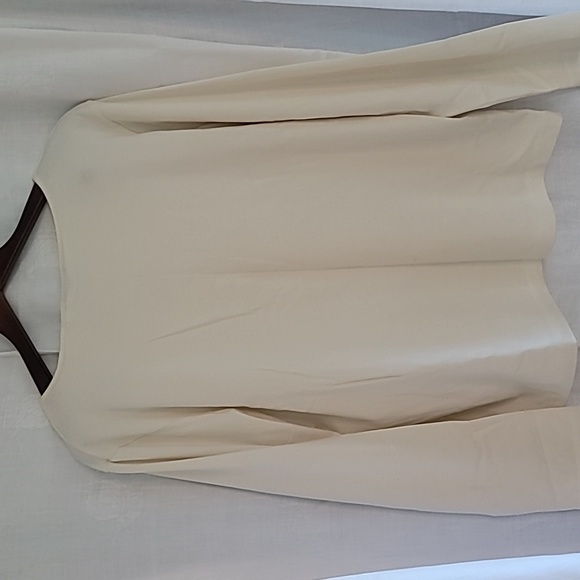 A winter white  long sleeve top,  size 3 (16-18) - Picture 4 of 4